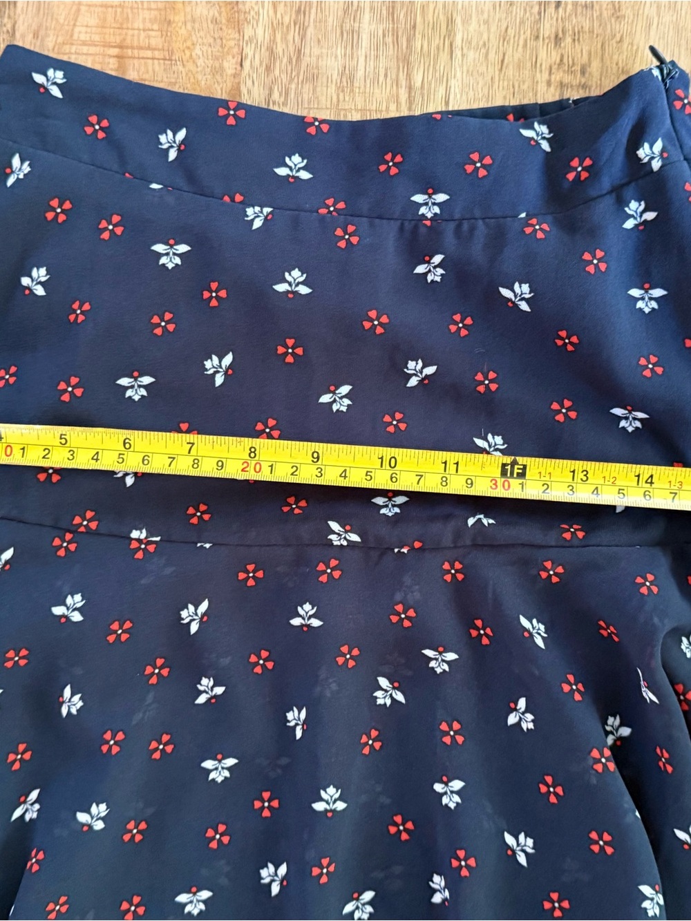 H&M Floral Asymmetrical Ruffle Midi Skirt Size Red White Blue Back to School - Picture 14 of 14